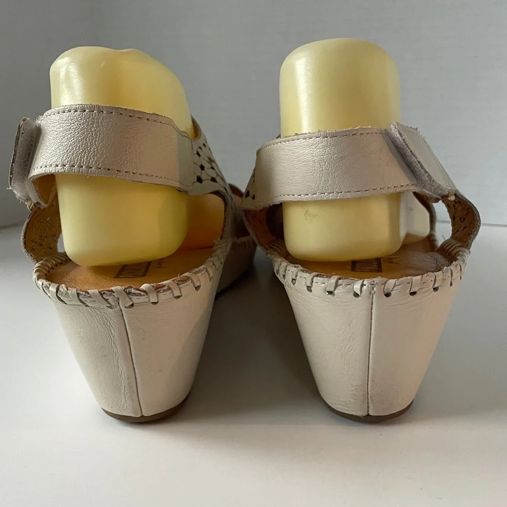 Pikolinos Womens Margarita White Slingbacks EUR 41